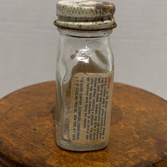 Vintage Bayer Decongestant Cold Tablets Glass Bottle - Picture 3 of 9